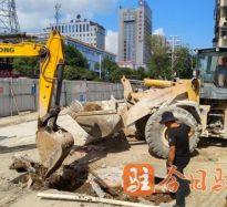 日韩操我高温下的坚守｜道路建设者用汗水铺就畅通路